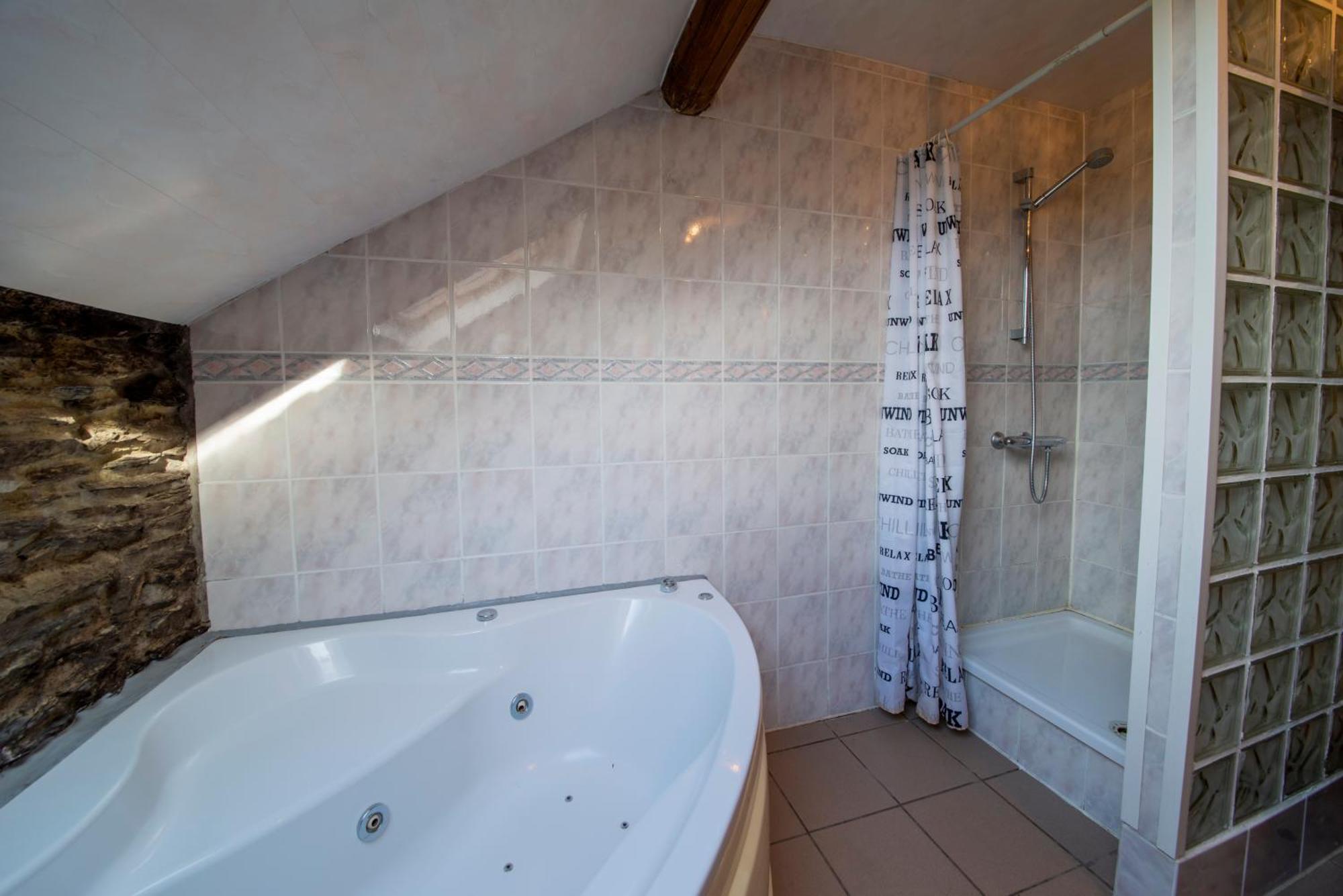 Sol Battire Hotell Brisy Exteriör bild